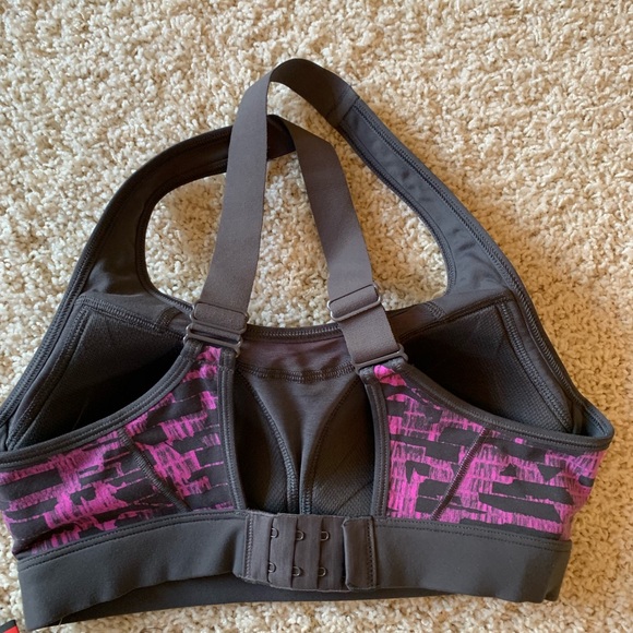 NWT Under Armour sports bra sz Small - Picture 2 of 6